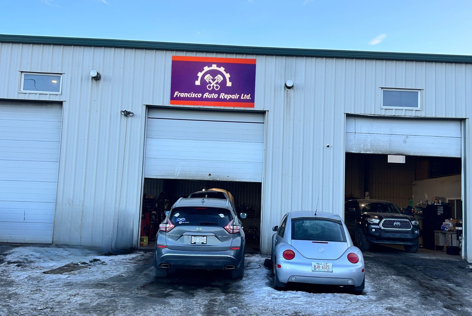 Francisco Auto Repair facility with professional service bays